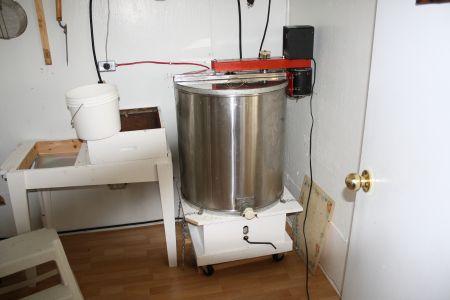 Honey extraction equipment